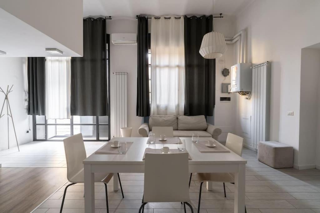 Spazioso Loft: Coldilana14 ミラノ エクステリア 写真